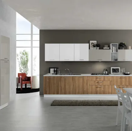 Cucina Moderna Cloe 09 finitura Rovere Cognac, Bianco lucido e Sabbia lucido di Net Cucine