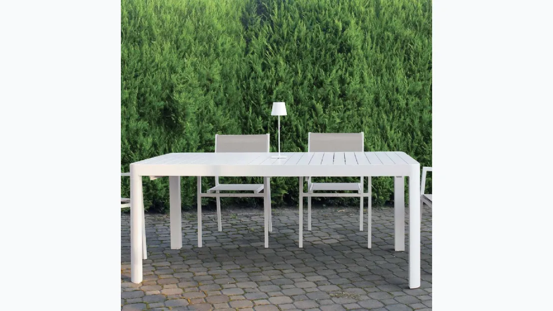 Tavolo Alluminium Table in alluminio verniciato bianco di La Seggiola