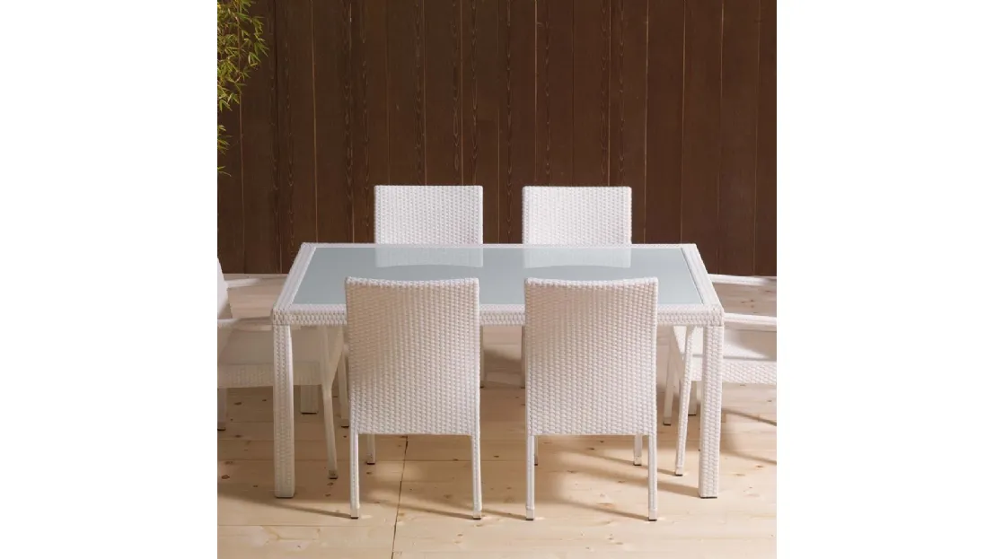 Tavolo Wicker Table in vetro bianco con struttura in alluminio rivestita in fibra di polipropilene intrecciata a mano di La Seggiola